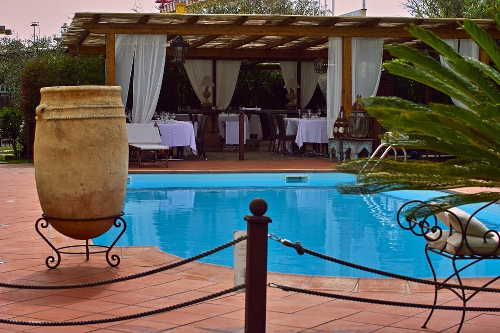 Hotel Atlantic Marina Di Carrara Exterior foto