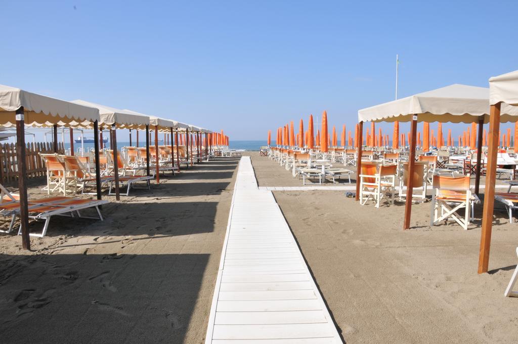 Hotel Atlantic Marina Di Carrara Exterior foto